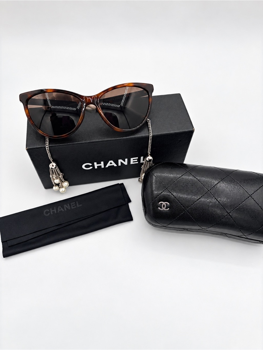 CHANEL Limited Edition Tortoiseshell Cat-Eye Sunglasses with Pearl Tassel Chain